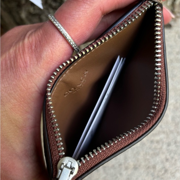 Authentic COACH Signature leather zip card case/wallet w banana print UNISEX - Picture 4 of 6